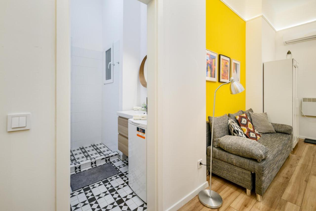 Stylish Yellow Suite In The Heart Of Budapeste Exterior foto